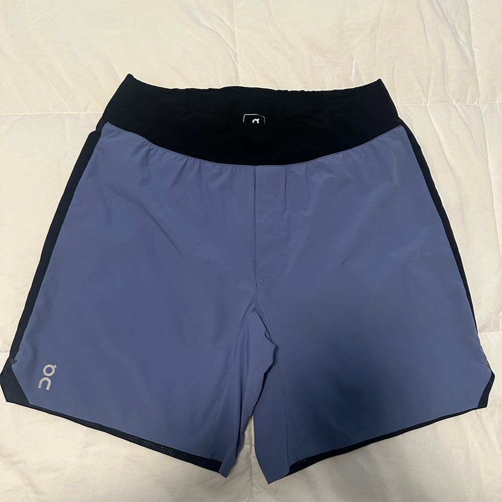 ON Running Men’s Lightweight Shorts Light Blue & Black Size Small
